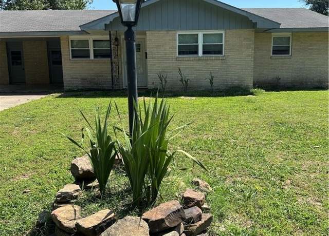 Property at 1803 Shelby Ave, Springdale, AR 72762, 3 beds, 1 bath