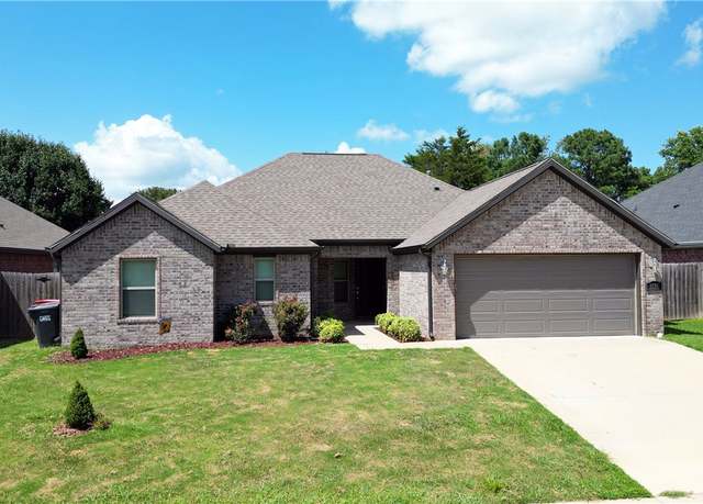 Property at 3136 Summer View Ave, Springdale, AR 72764, 4 beds, 2 baths