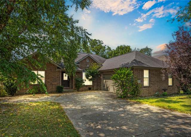 Property at 2703 SW 8th St, Bentonville, AR 72712, 3 beds, 2 baths