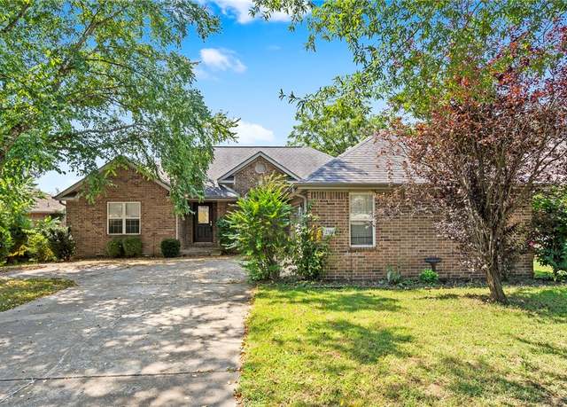 Property at 2703 SW 8th St, Bentonville, AR 72712, 3 beds, 2 baths