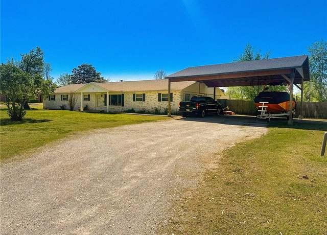 Property at 908 E New Hope Rd, Rogers, AR 72758, 5 beds, 3 baths
