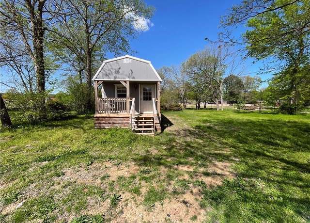 Property at 406 S Jonesboro, Russellville, AR 72801, 1 bed, 1 bath