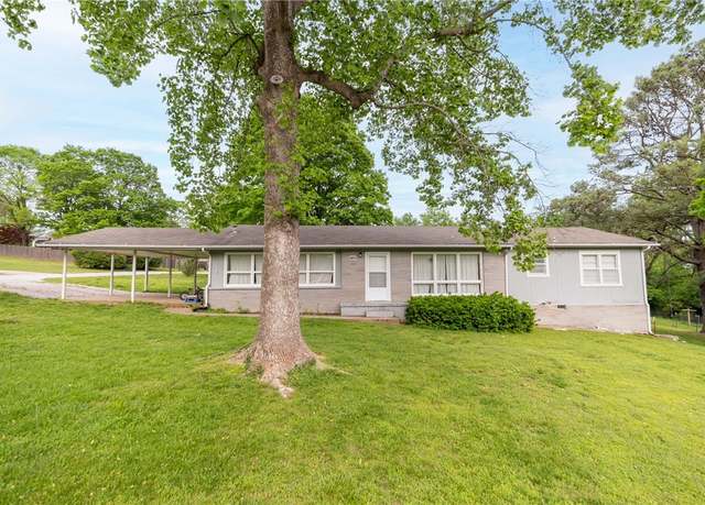 Property at 501 S Kelley St, Harrison, AR 72601, 3 beds, 2 baths