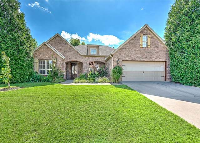 Property at 6403 S 36th St, Rogers, AR 72758, 3 beds, 2.5 baths