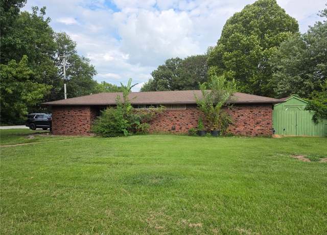 Property at 701 Maple Dr, Springdale, AR 72764, 2 beds, 2 baths