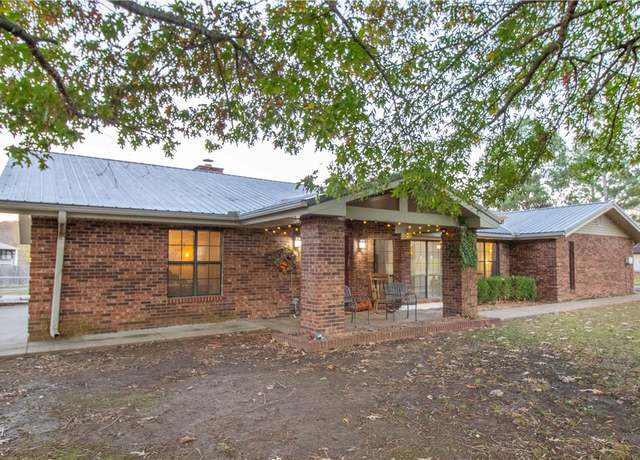 Property at 11076 Highway 16, Elkins, AR 72727, 5 beds, 3 baths
