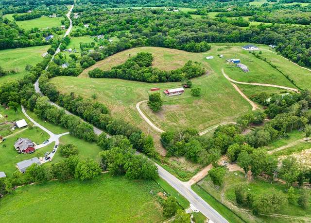 Property at 16377 Janes Rd, Siloam Springs, AR 72761, 3 beds, 3.5 baths