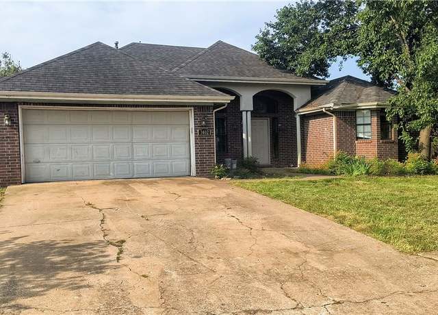 Property at 3402 West Center St, Rogers, AR 72756, 3 beds, 2 baths