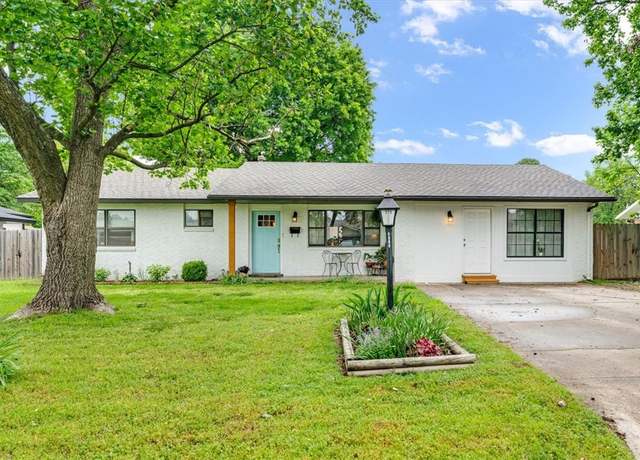 Property at 1902 Melissa Ln, Springdale, AR 72762, 4 beds, 2.5 baths