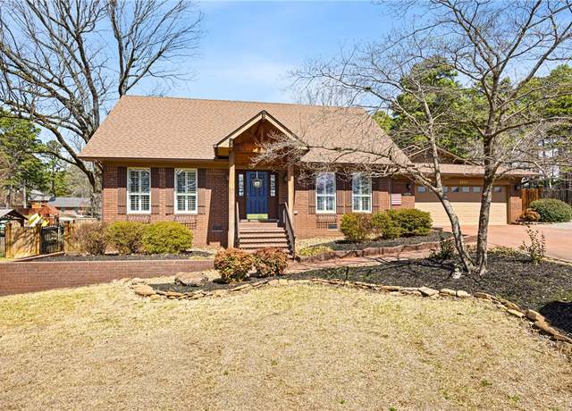 Property at 1418 Shalimar Cir, Russellville, AR 72802, 4 beds, 3.5 baths