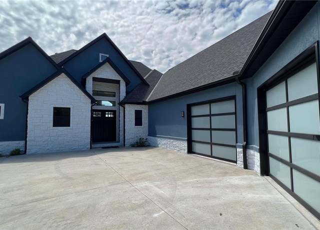 Property at 444 Beaverview Dr, Eureka Springs, AR 72631, 3 beds, 2.5 baths