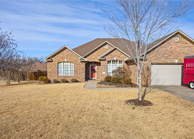 Property at 68 Larkspur Ct, Russellville, AR 72802, 4 beds, 2 baths