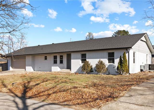 Property at 1002 NW N St, Bentonville, AR 72712, 3 beds, 2.5 baths