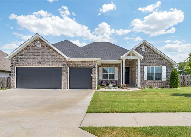 Property at 890 Clark Cir, Bentonville, AR 72713, 4 beds, 3 baths
