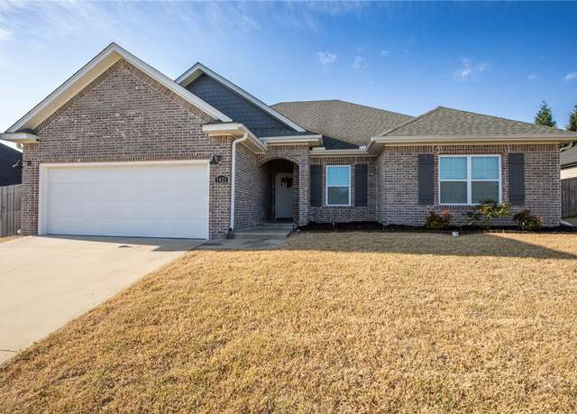 Property at 1421 Colonel Mcneil Dr, Prairie Grove, AR 72753, 4 beds, 2 baths