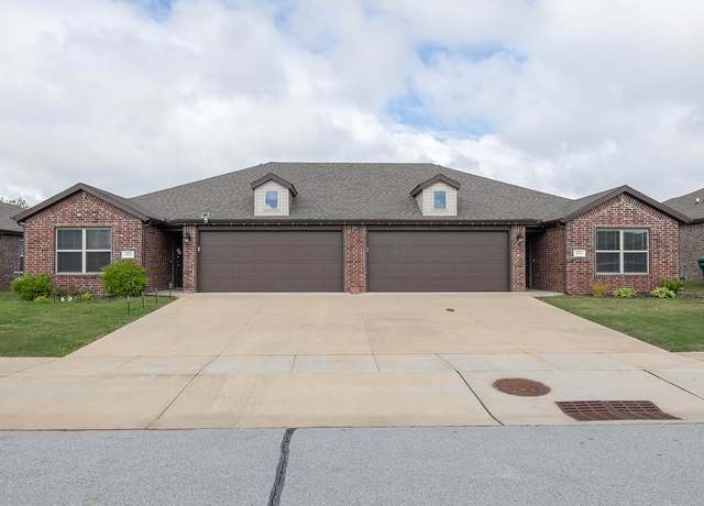 Property at 451-453 Barbet Dr, Centerton, AR 72719, 6 beds, 1579 baths