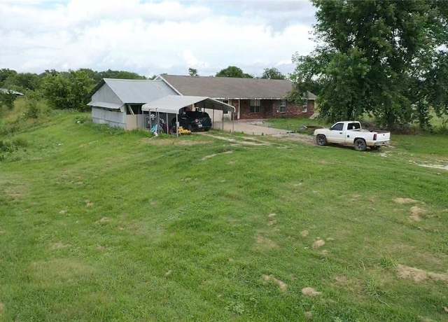 Property at 10166 State Line Rd, Summers, AR 72769, 4 beds, 2 baths