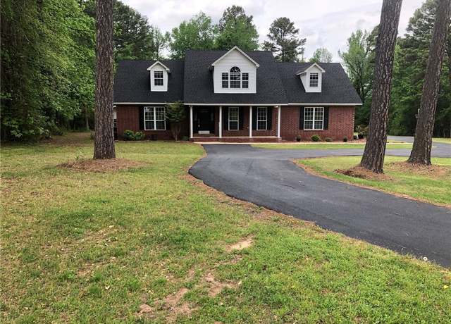 Property at 345 Crossgate Dr, Russellville, AR 72802, 5 beds, 3.5 baths
