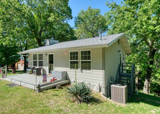 Property at 10 Crestwood Dr, Eureka Springs, AR 72631, 2 beds, 2 baths
