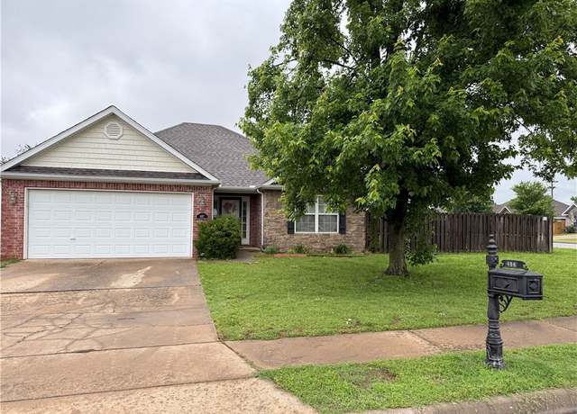 Property at 407 Southpointe Ave, Rogers, AR 72758, 3 beds, 2 baths