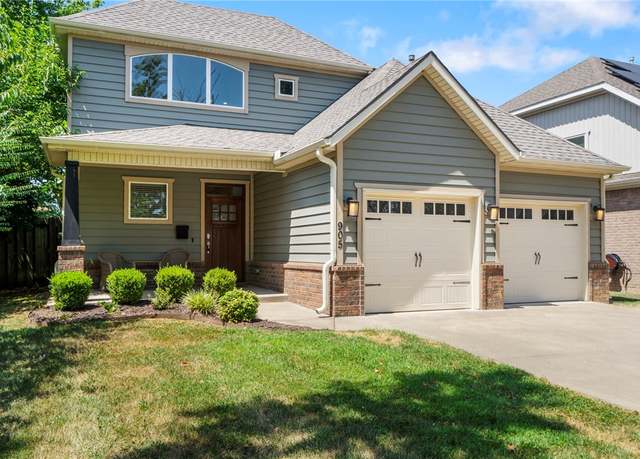 Property at 905 N Main St, Bentonville, AR 72712, 3 beds, 2.5 baths