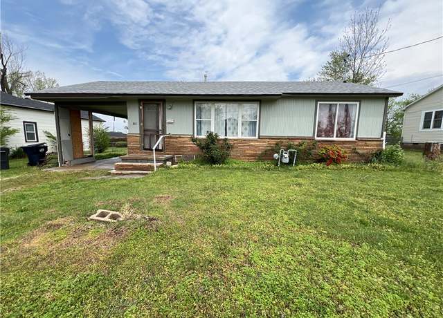Property at 1209 Cypress St, Rogers, AR 72756, 2 beds, 1 bath