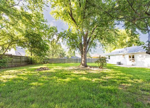 Property at 1000 Tater Black Rd, Bentonville, AR 72712, 3 beds, 2 baths