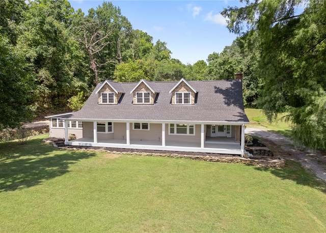 Property at 13482 Sugar Creek Rd, Rogers, AR 72756, 4 beds, 2 baths