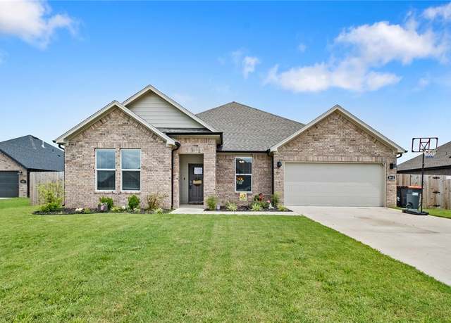 Property at 3912 Kent Ln, Springdale, AR 72764, 4 beds, 2 baths
