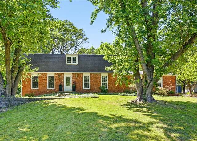 Property at 1306 Marion Dr, Neosho, MO 64850, 5 beds, 4.5 baths