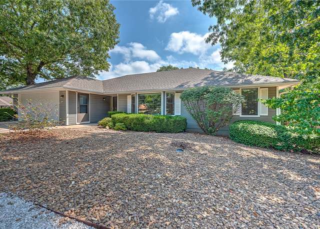 Property at 1 Shotliff Cir, Bella Vista, AR 72715, 2 beds, 2.5 baths