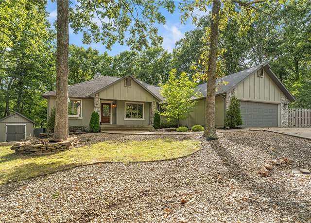 Property at 8 Huskins Pl, Bella Vista, AR 72715, 3 beds, 2 baths