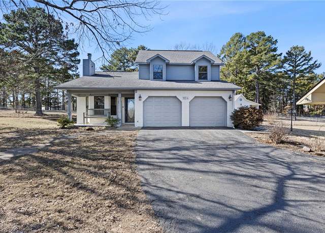 Property at 806 Meadow Rd, Russellville, AR 72802, 4 beds, 2.5 baths