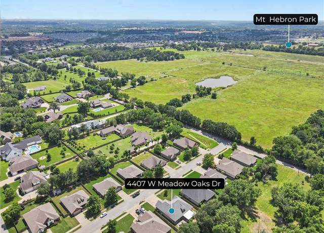 Property at 4407 W Meadow Oaks Dr, Rogers, AR 72758, 4 beds, 3 baths