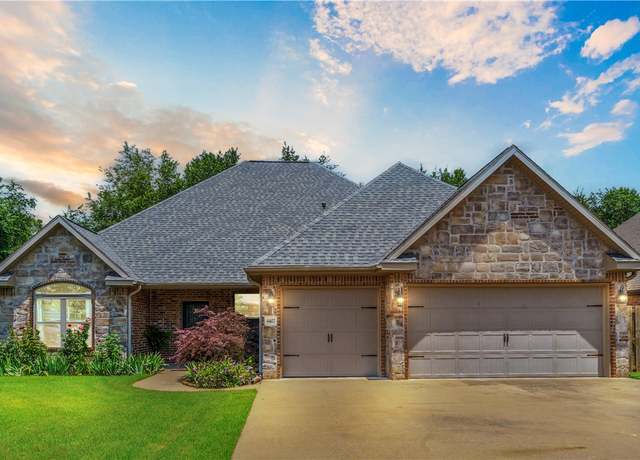 Property at 4407 W Meadow Oaks Dr, Rogers, AR 72758, 4 beds, 3 baths