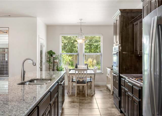 Property at 4407 W Meadow Oaks Dr, Rogers, AR 72758, 4 beds, 3 baths