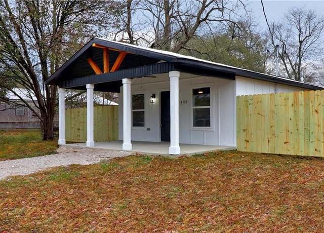 Property at 402 NE 4th Ave, Gravette, AR 72736, 2 beds, 1 bath