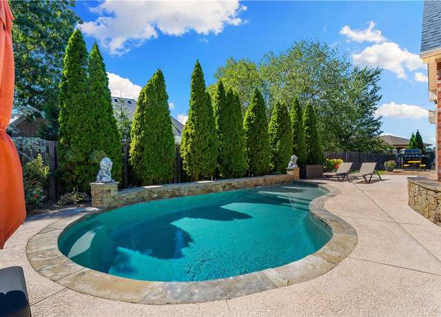 Property at 5304 S Promontory Ct, Rogers, AR 72758, 4 beds, 4.5 baths