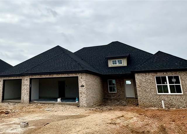 Property at 841 Bellagiola Ave, Tontitown, AR 72762, 4 beds, 3 baths