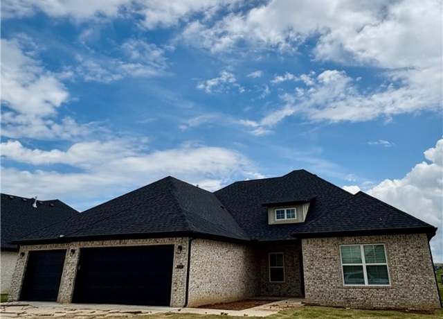 Property at 841 Bellagiola Ave, Tontitown, AR 72762, 4 beds, 3 baths