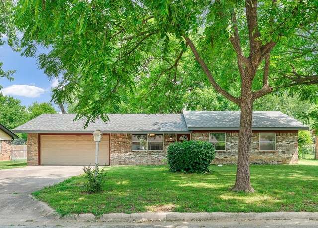 Property at 2104 Westwood Ave, Springdale, AR 72762, 3 beds, 1.5 baths