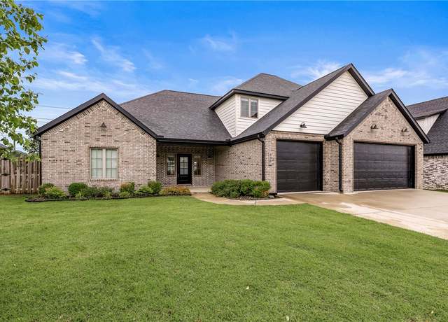 Property at 839 Saffron Ave, Tontitown, AR 72762, 4 beds, 3.5 baths