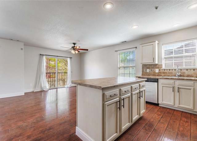 Property at 2851 W Redstone Dr, Fayetteville, AR 72704, 2 beds, 2.5 baths
