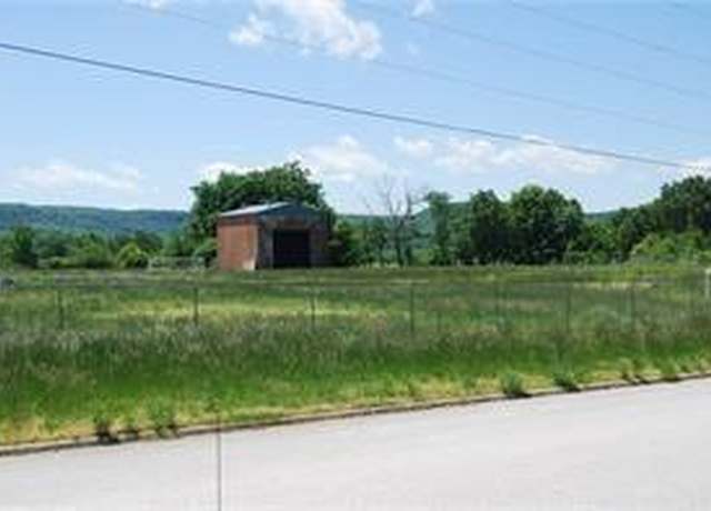Property at 906 Enterprise Ave, Green Forest, AR 72638