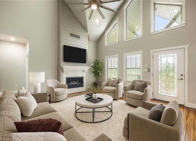 Property at 21823 Friendship View Dr, Springdale, AR 72764, 4 beds, 3.5 baths