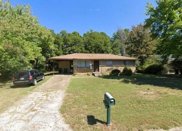 Property at 2010 W C, Russellville, AR 72802, 3 beds, 1.5 baths