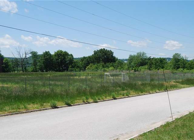 Property at 909 Enterprise Ave, Green Forest, AR 72638