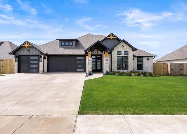 Property at 1905 Higgins St, Pea Ridge, AR 72751, 4 beds, 2 baths