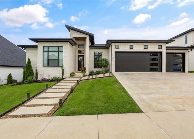 Property at 8002 W Claverton St, Rogers, AR 72758, 4 beds, 3 baths