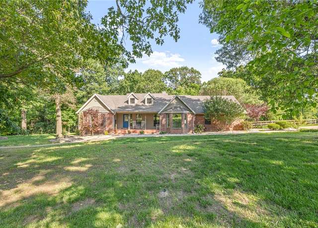 Property at 3307 NW 3rd St, Bentonville, AR 72712, 4 beds, 3 baths
